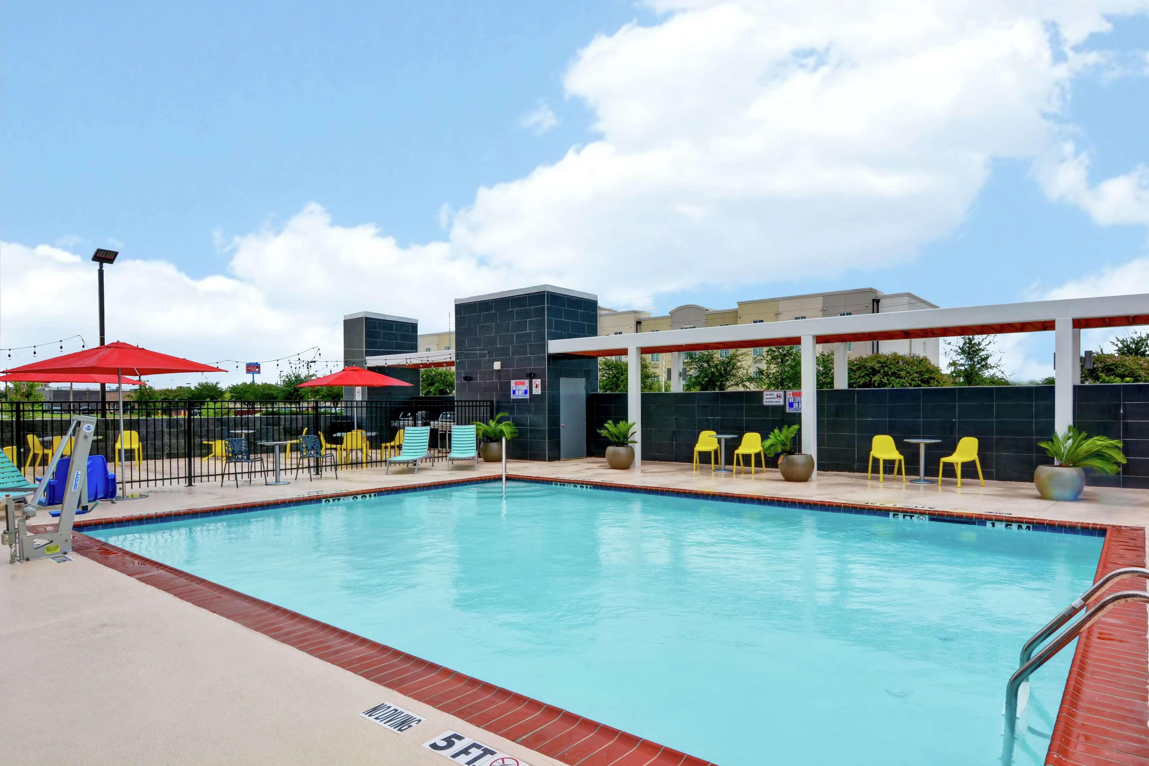 Home2 Suites By Hilton La Porte Exterior photo